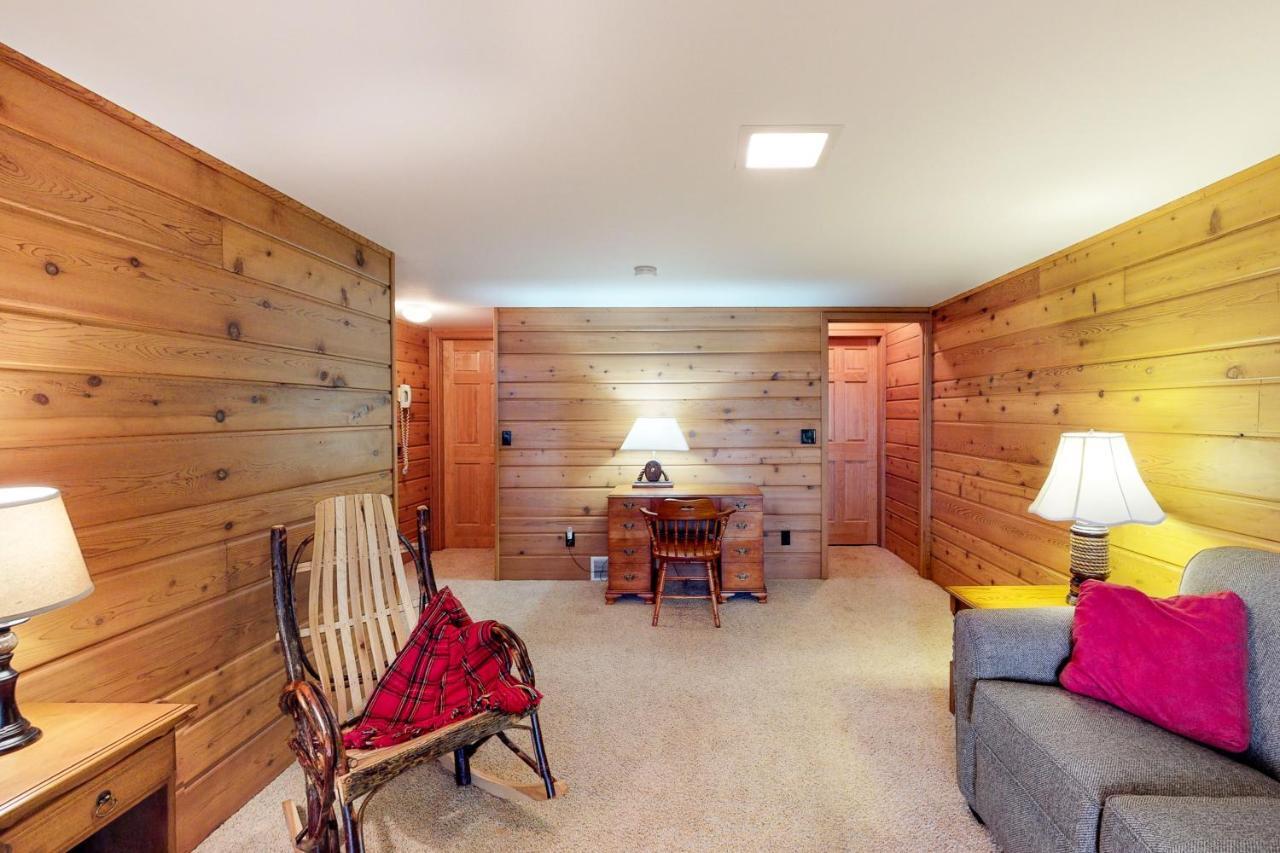 Chanticleer Inn: Hudson House Eagle River Bagian luar foto